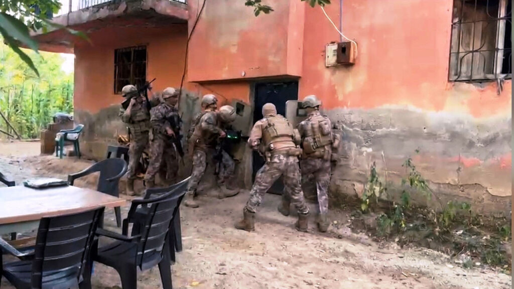 Zehir tacirlerinin planı bozuldu: Bitlis’te uyuşturucu haberi